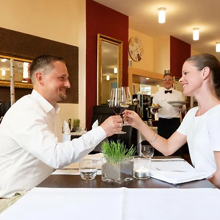 Inhotel Mainfranken 酒店 3*