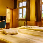 מלון Inhotel Mainfranken 3*