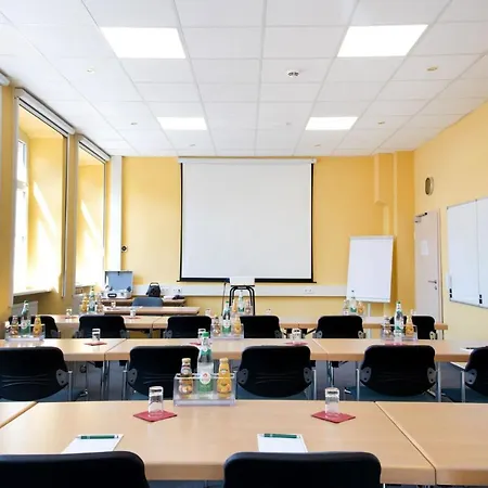 מלון Inhotel Mainfranken מרקטברייט
